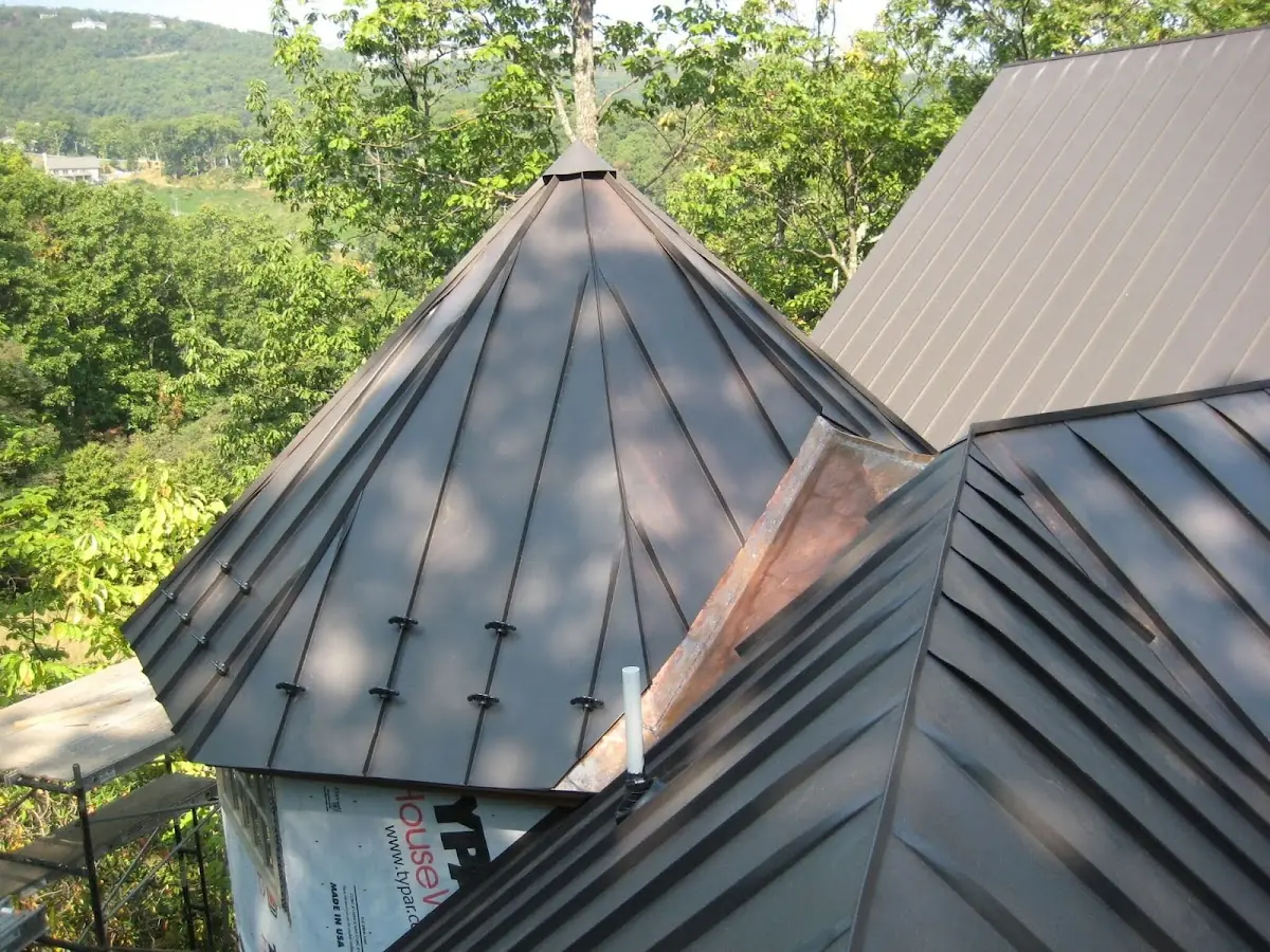 Professional Roof Tarp Installation by Craftsman Roofing in Interlaken Estates